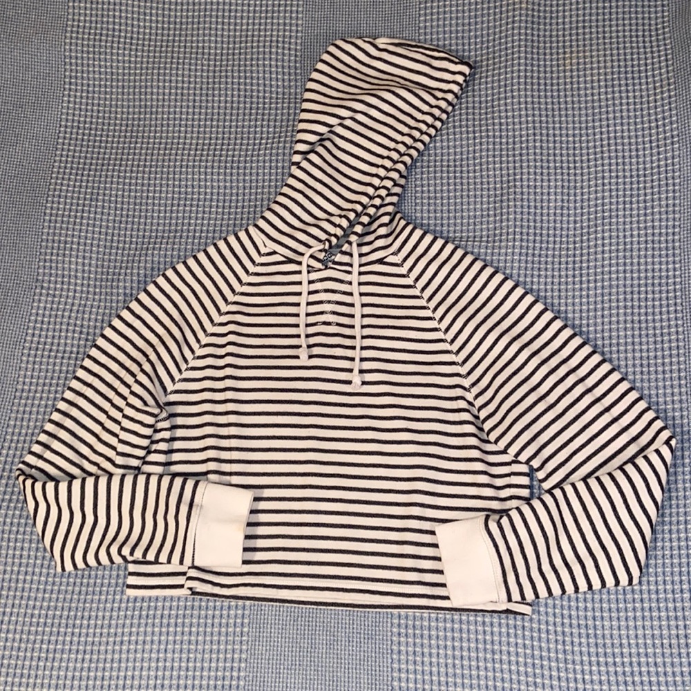 Divided H&M Crop Striped Hoodie Size Small